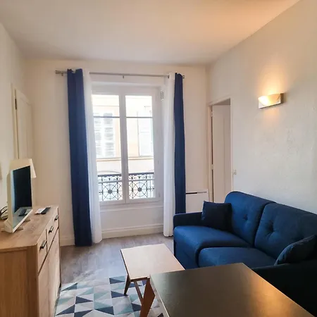 Exigehome-beau T2 à 2 Pas Du Parc Du Château De * Versailles